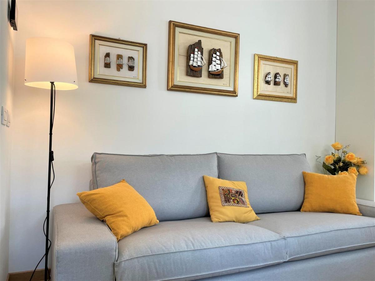 Giorni Felici Tutto Nuovo, Giardino, Parcheggio Apartment แวร์บาเนีย ภายนอก รูปภาพ