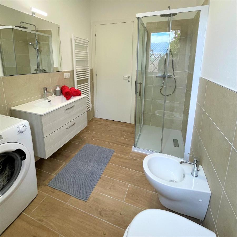 Giorni Felici Tutto Nuovo, Giardino, Parcheggio Apartment แวร์บาเนีย ภายนอก รูปภาพ