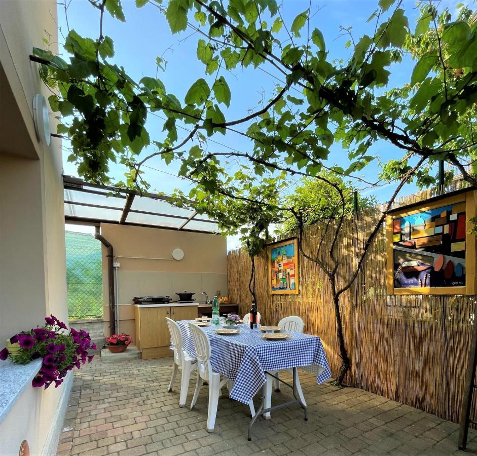 Giorni Felici Tutto Nuovo, Giardino, Parcheggio Apartment แวร์บาเนีย ภายนอก รูปภาพ